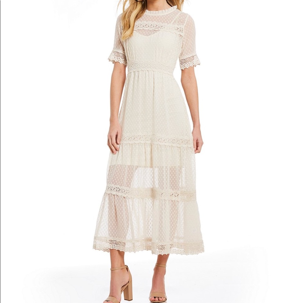 Size small cream Chelsea & Violet dress